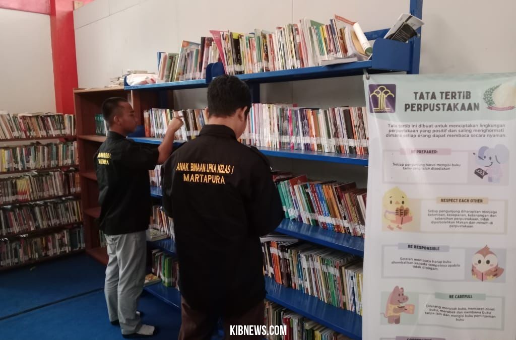 Anak_Binaan_Membaca_buku.jpg